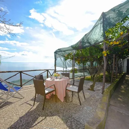 Sleeps 5 Air Con Wifi Holiday home *