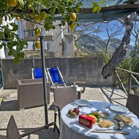Holiday home Sleeps 5 Air Con Wifi Praiano