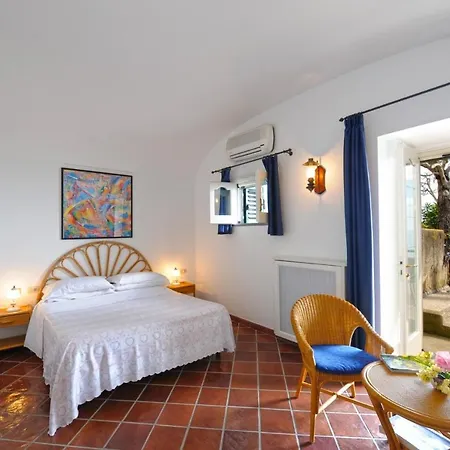 Holiday home Sleeps 5 Air Con Wifi