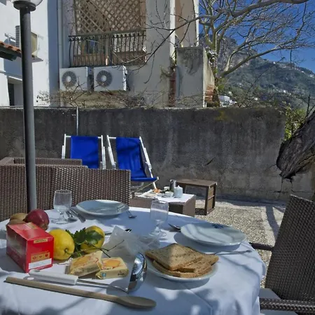 Sleeps 5 Air Con Wifi Praiano