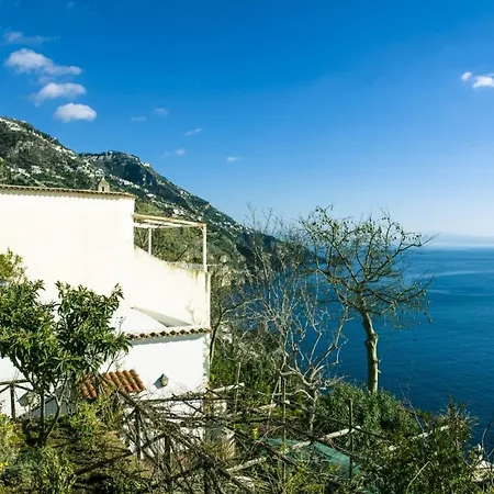Sleeps 5 Air Con Wifi