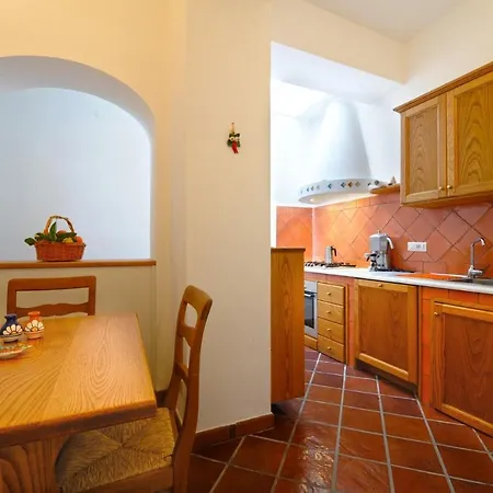 Holiday home Sleeps 5 Air Con Wifi *