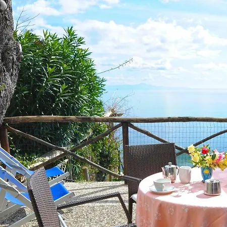 Sleeps 5 Air Con Wifi Holiday home *
